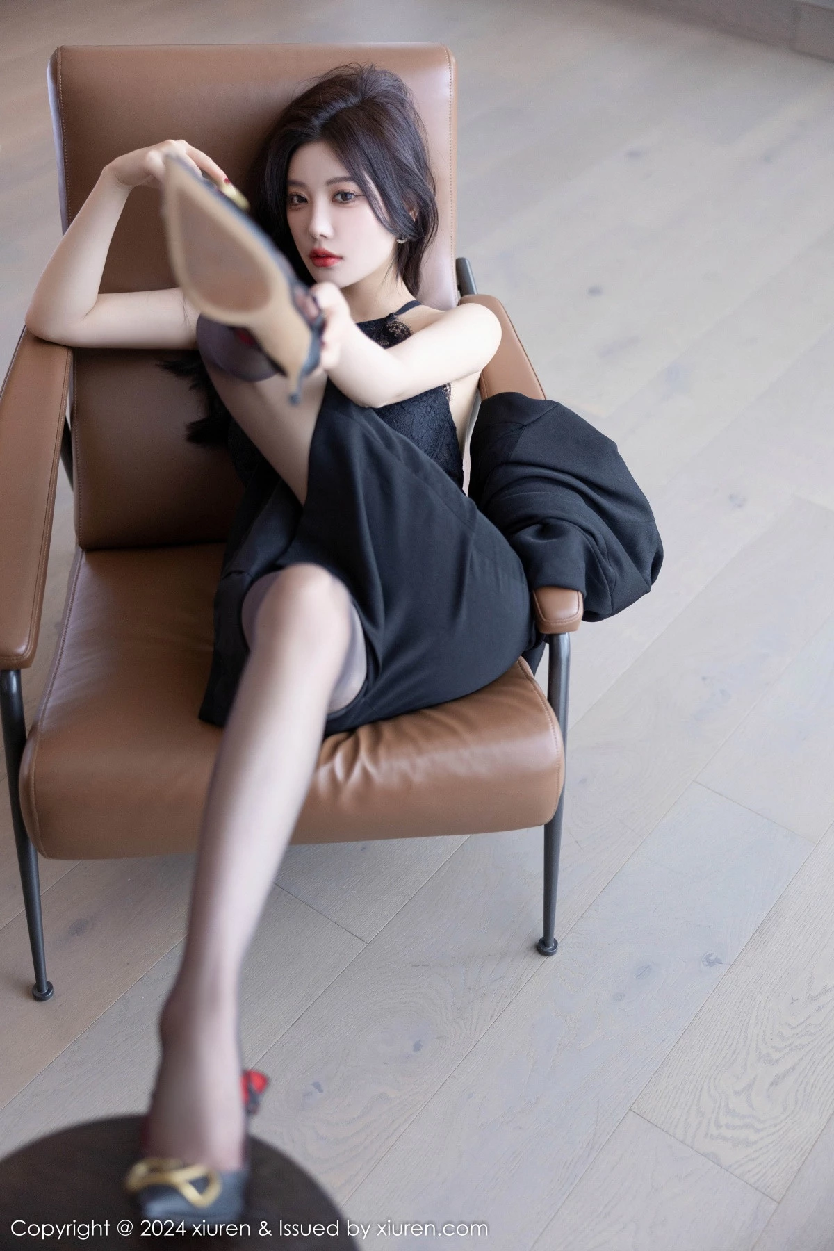 [XiuRen秀人网]第9190期杨晨晨写真-秀人资源网